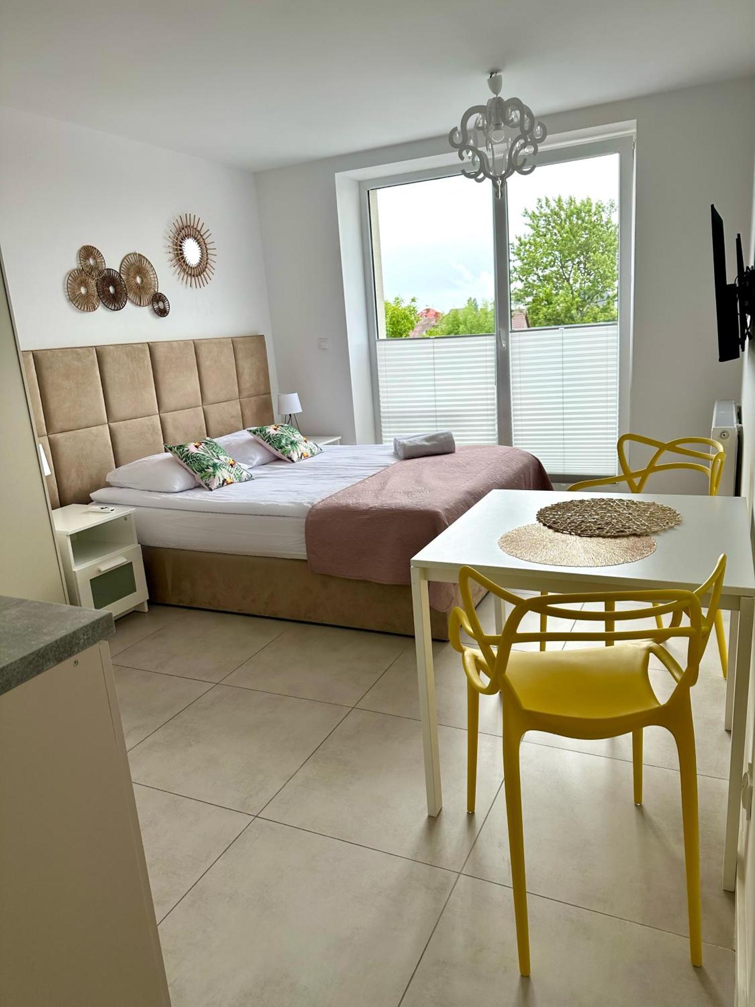 Apartamenty Sunny Stay Ястарня Экстерьер фото